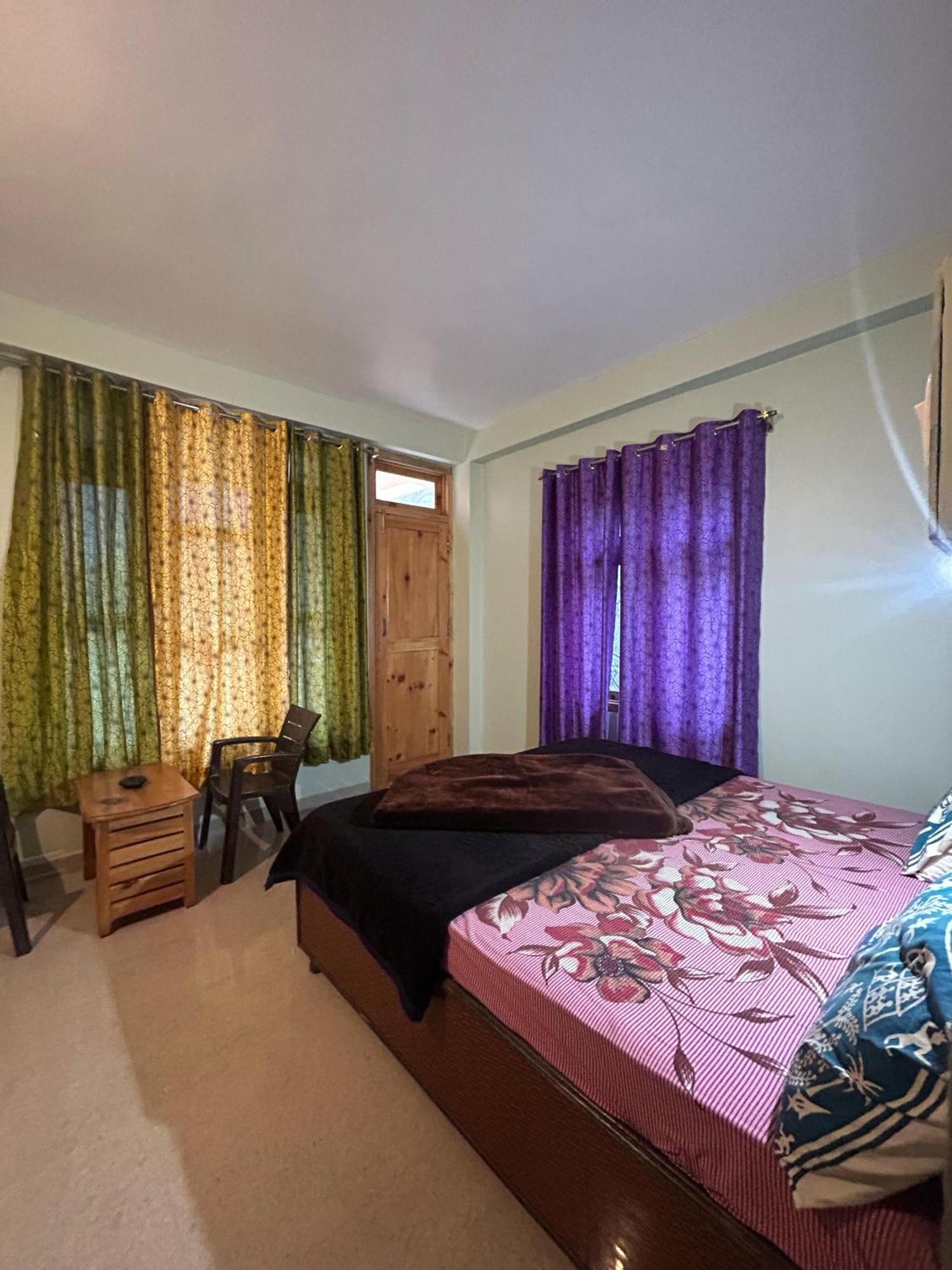 New Brahma Cafe Guest House Kalgha Esterno foto