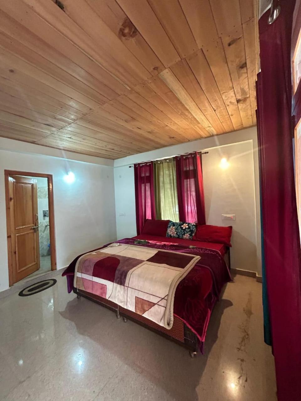 New Brahma Cafe Guest House Kalgha Esterno foto