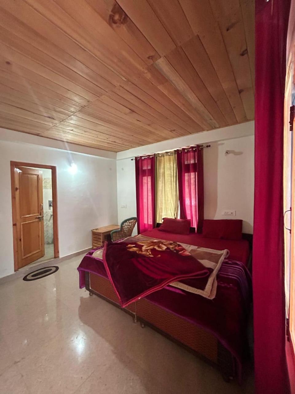 New Brahma Cafe Guest House Kalgha Esterno foto