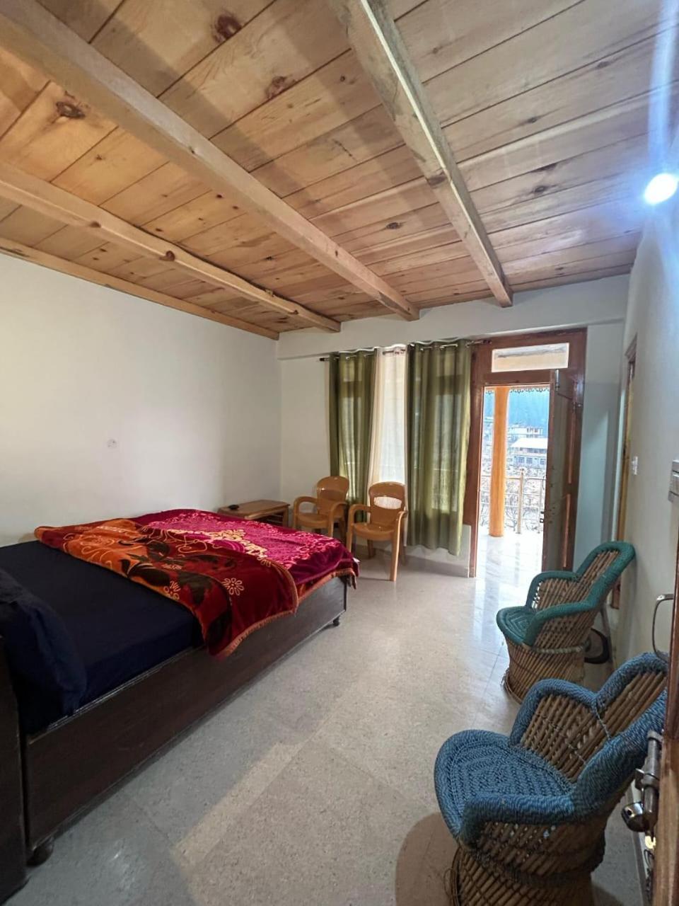 New Brahma Cafe Guest House Kalgha Esterno foto