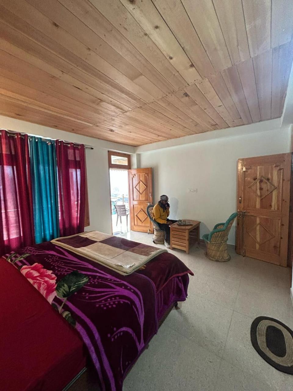 New Brahma Cafe Guest House Kalgha Camera foto